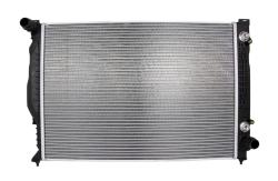 Радиатор охлаждения Audi A6II 2.5 TD A+/- OE 4B0121251 A