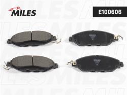 E100606 Колодки тормозные NISSAN PATHFINDER 14-/INFINITI QX60 12- передние SemiMetallic