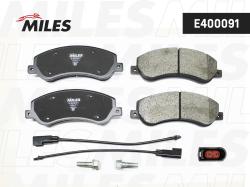 E400091 Колодки торм. FORD TRANSIT 330/350 06-/VW AMAROK 10- перед. с датч. LowMetallic