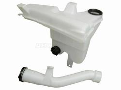 Бачок омывателя Toyota Hilux Pick Up 04-15 (Насос омывателя/ С горловиной)