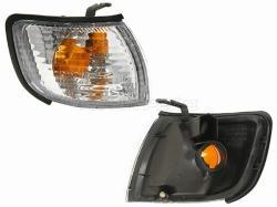 Габарит Nissan Cefiro 97-99 / Maxima 95-00 (Справа/ Хрусталь)