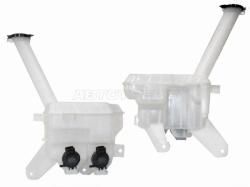 Бачок омывателя Toyota Ractis 10-14 / Vitz 10-16 / Yaris 10-17 (Насос омывателя/ С горловиной)