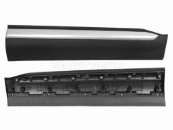 Накладка двери Hyundai Santa Fe 18- (Спереди/ Справа)