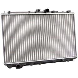 Радиатор охлаждения Mitsubishi Carisma / Space Star (95-06) MT