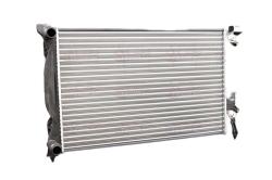 Радиатор охлаждения Audi A4 III/Pas 6 A+/ 1.8-10/00-