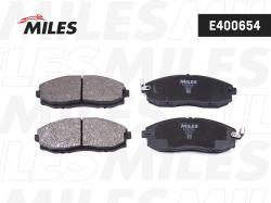 Колодки тормозные HYUNDAI H-1/STAREX 2.4-2.5D 97- передние LowMetallic E400654