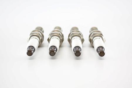 Свеча зажигания H160010810