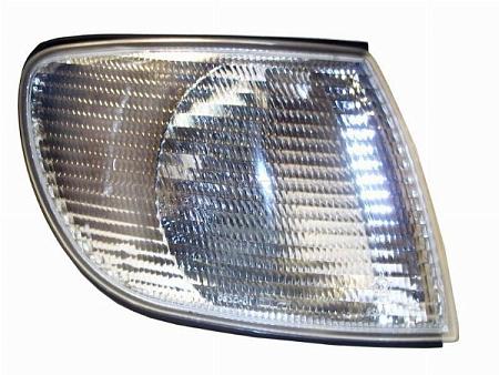 Габарит Audi A6 94-97 (Справа/ белый)