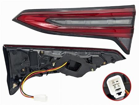 Фонарь в крышку багажника Toyota Fortuner 20- (Справа)