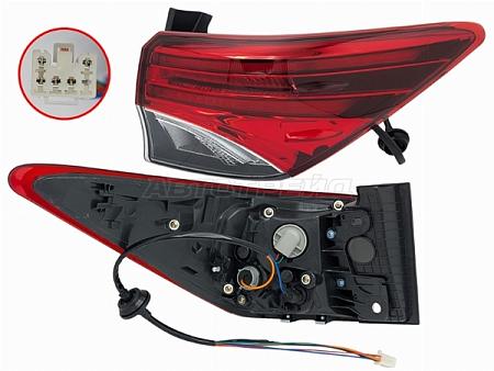 Фонарь задний Toyota Fortuner 15-20 (Справа)