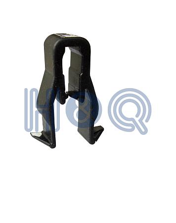 70203080 Клипса пластмассовая MITSUBISHI